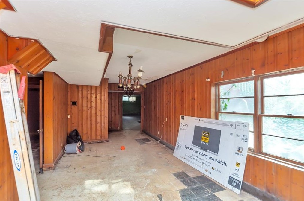 896 Woodmere Dr, Atlanta GA  30318-6002 exterior