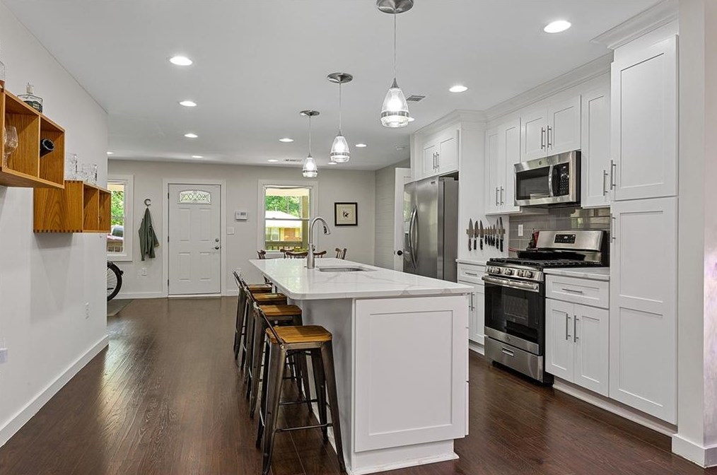 2362 Marion Cir, Decatur GA  30032-4057 exterior