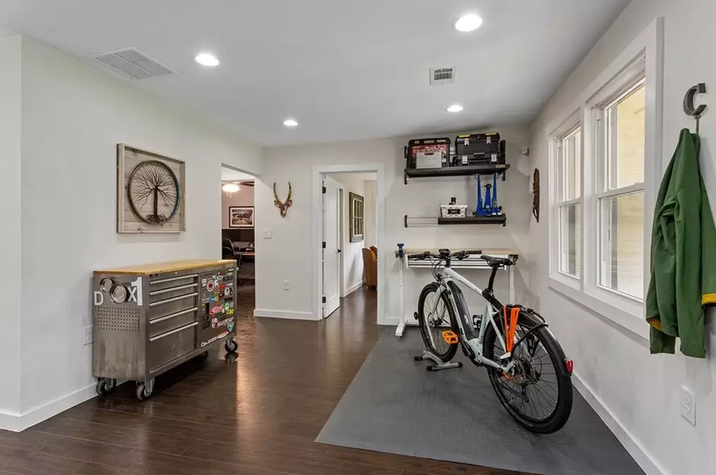 2362 Marion Cir, Decatur GA  30032-4057 exterior