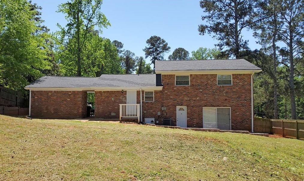 4041 Brookcrest Cir, Decatur GA  30032-3820 exterior