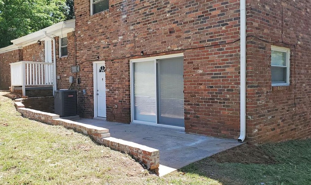 4041 Brookcrest Cir, Decatur GA  30032-3820 exterior