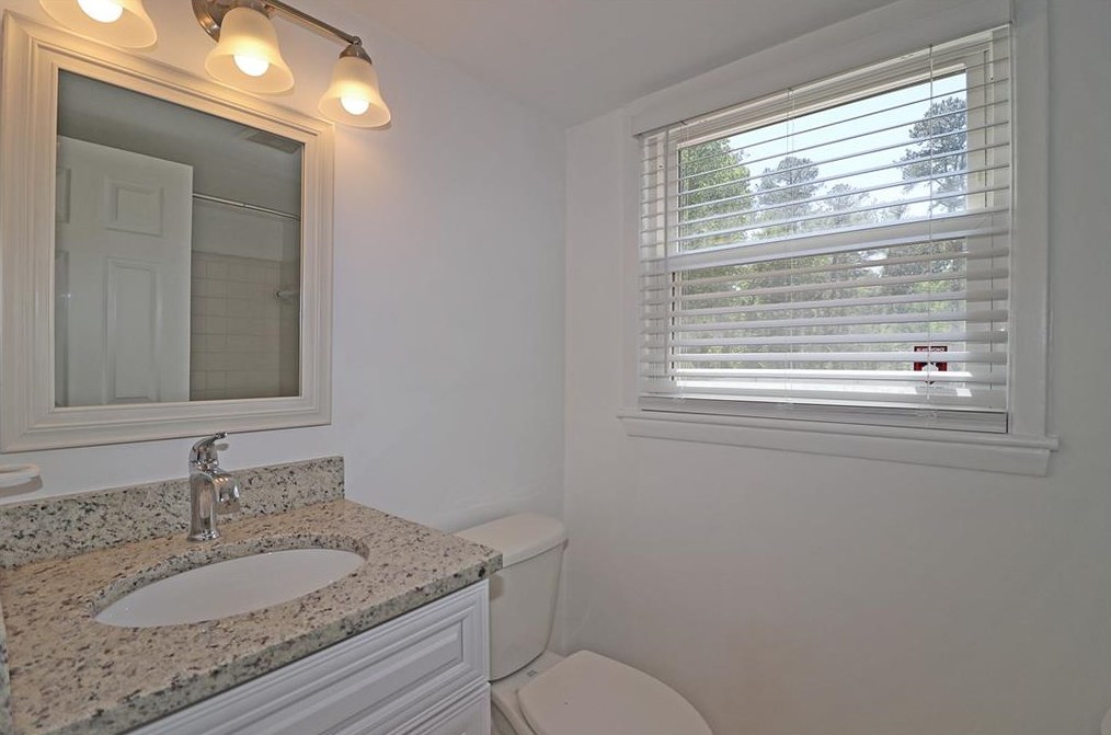 4041 Brookcrest Cir, Decatur GA  30032-3820 exterior