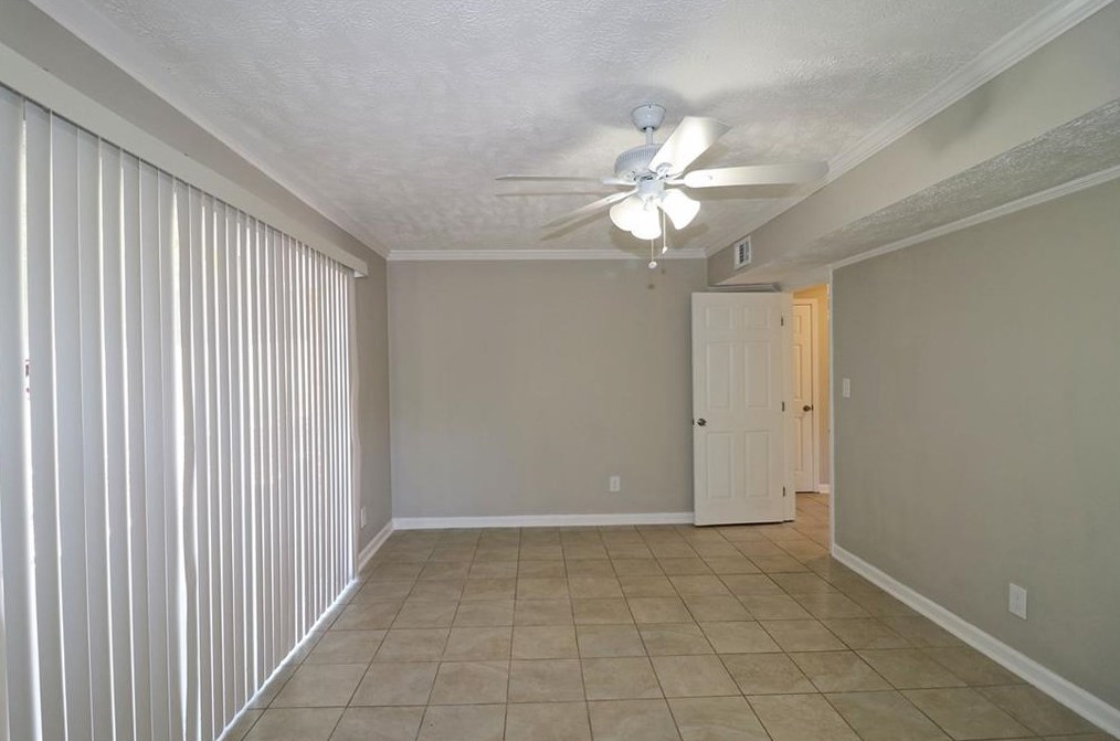 4041 Brookcrest Cir, Decatur GA  30032-3820 exterior