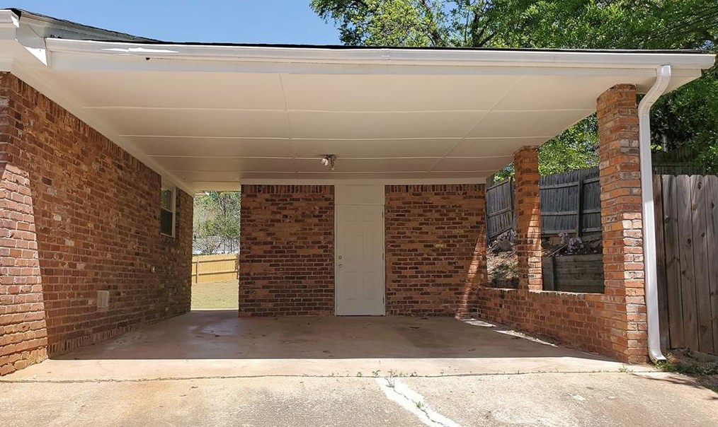 4041 Brookcrest Cir, Decatur GA  30032-3820 exterior