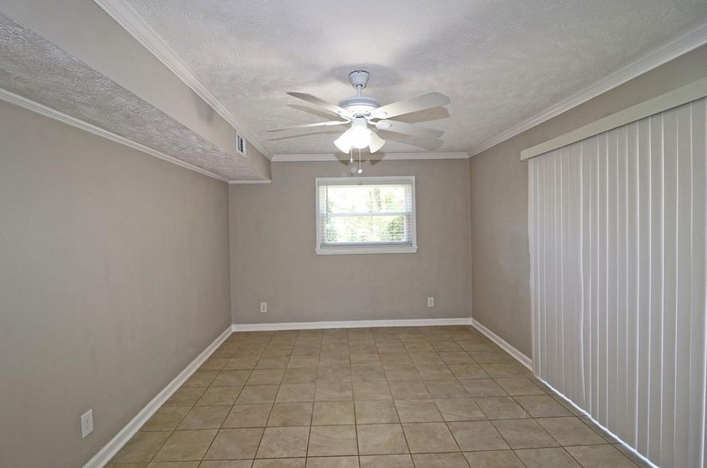 4041 Brookcrest Cir, Decatur GA  30032-3820 exterior