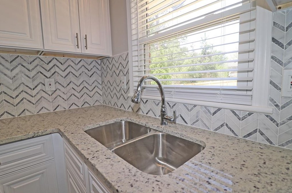 4041 Brookcrest Cir, Decatur GA  30032-3820 exterior