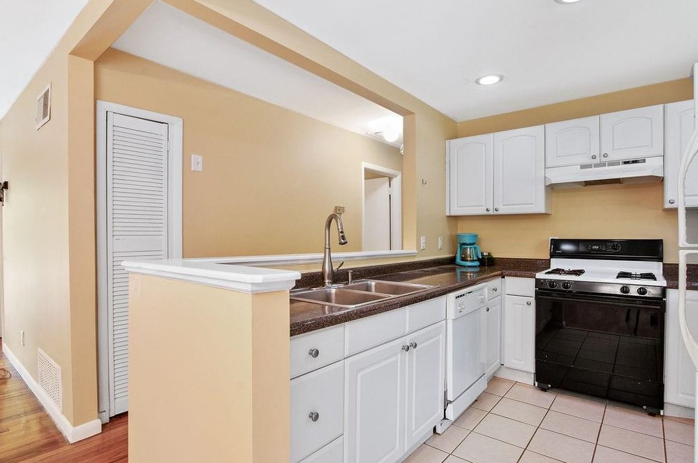 3075 Leafwood Dr, Decatur GA  30033-4408 exterior