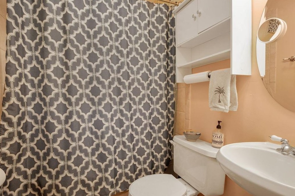 3075 Leafwood Dr, Decatur GA  30033-4408 exterior