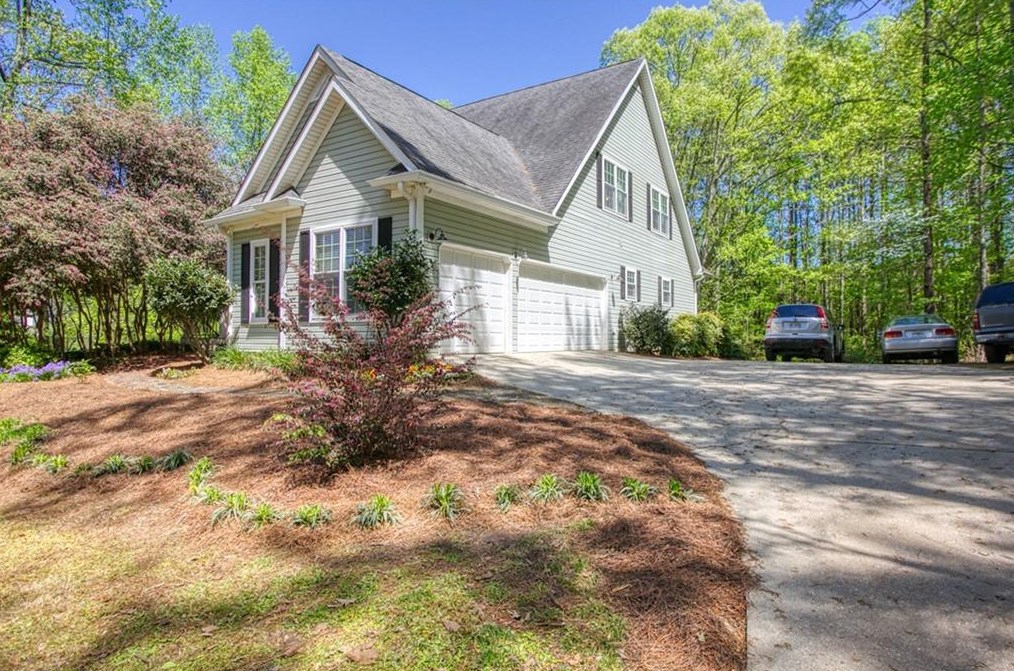 84 Hasty Path, Dallas GA  30157-8107 exterior