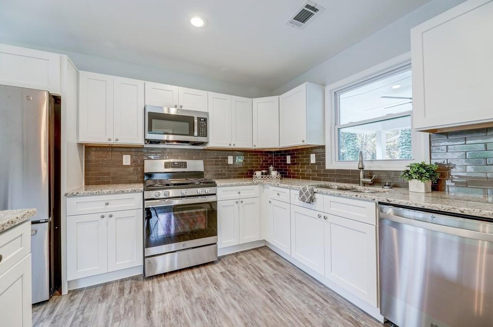 1893 Winthrop Dr, Atlanta GA  30331-1713 exterior