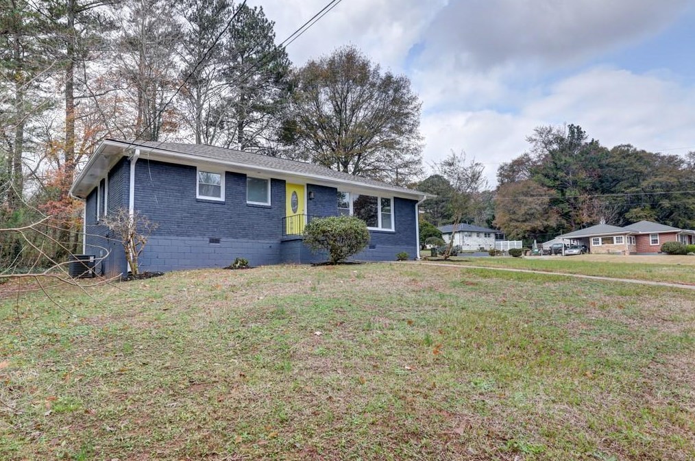 1893 Winthrop Dr, Atlanta GA  30331-1713 exterior