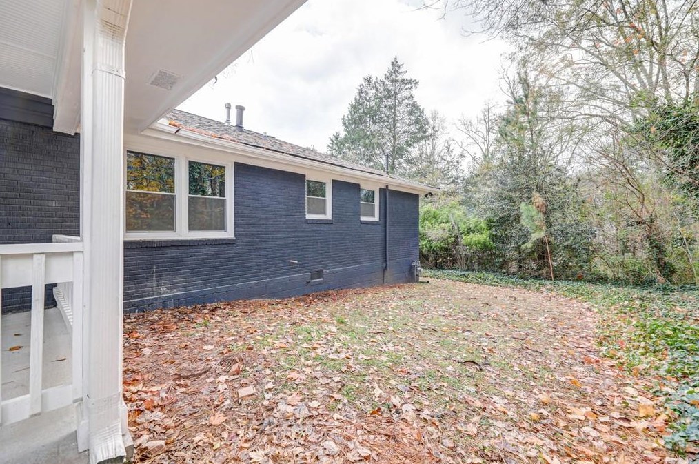 1893 Winthrop Dr, Atlanta GA  30331-1713 exterior
