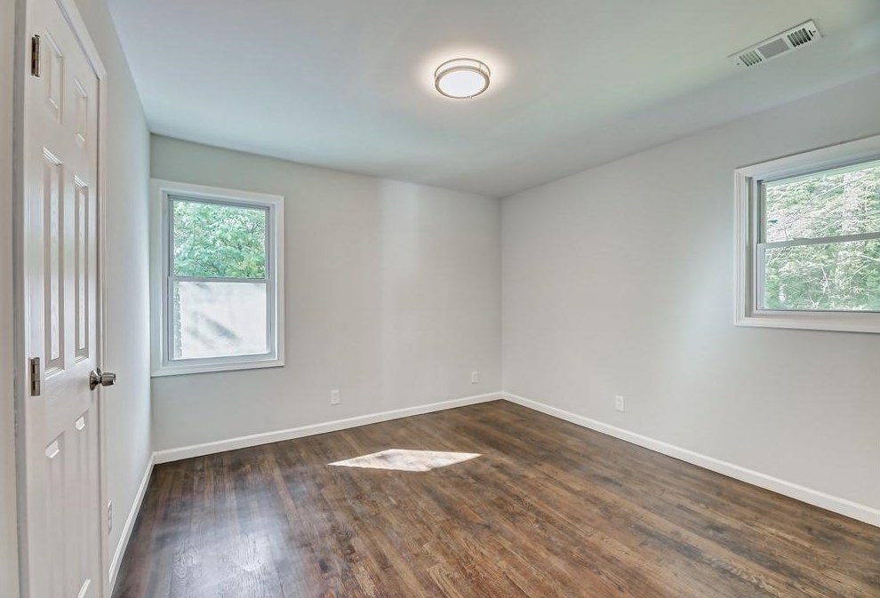 1893 Winthrop Dr, Atlanta GA  30331-1713 exterior