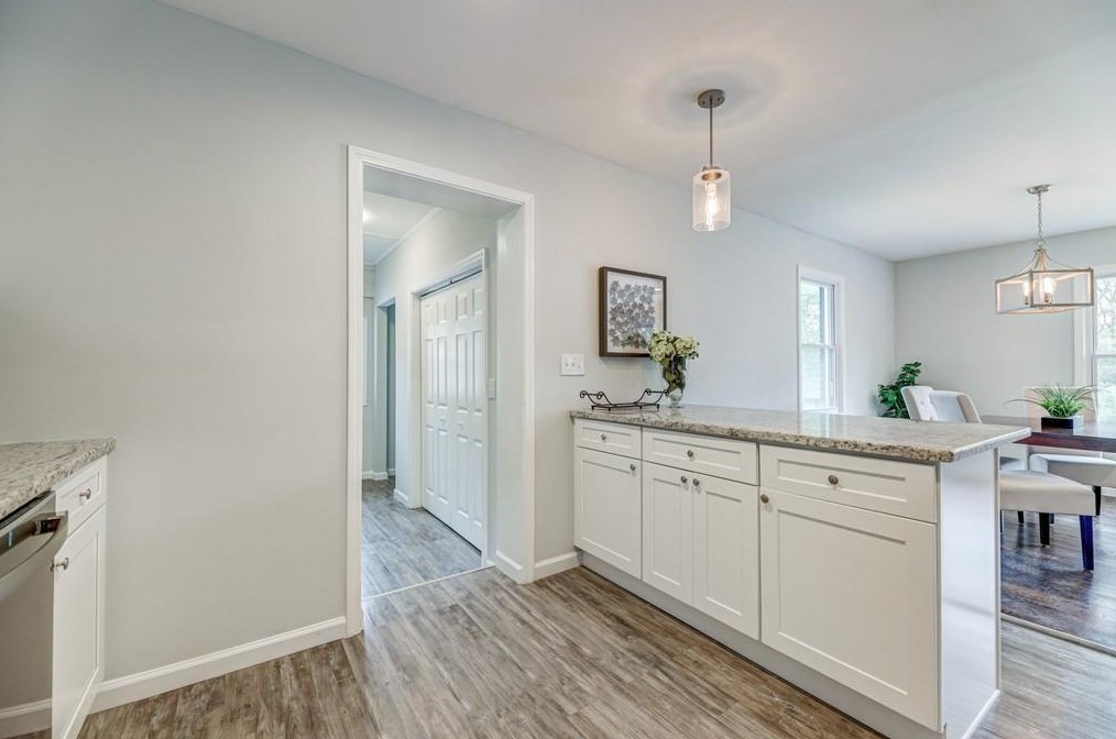 1893 Winthrop Dr, Atlanta GA  30331-1713 exterior