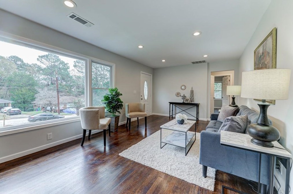 1893 Winthrop Dr, Atlanta GA  30331-1713 exterior