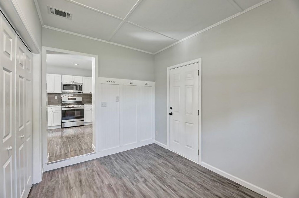 1893 Winthrop Dr, Atlanta GA  30331-1713 exterior