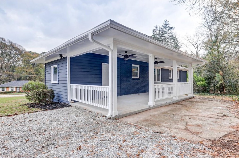 1893 Winthrop Dr, Atlanta GA  30331-1713 exterior