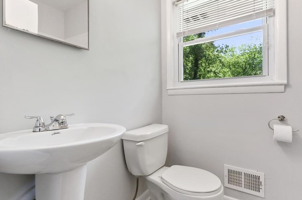 1723 Carter Rd, Decatur GA  30032-3505 exterior