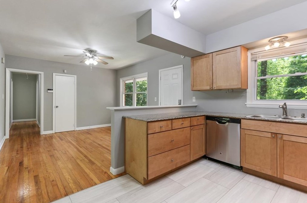 1723 Carter Rd, Decatur GA  30032-3505 exterior