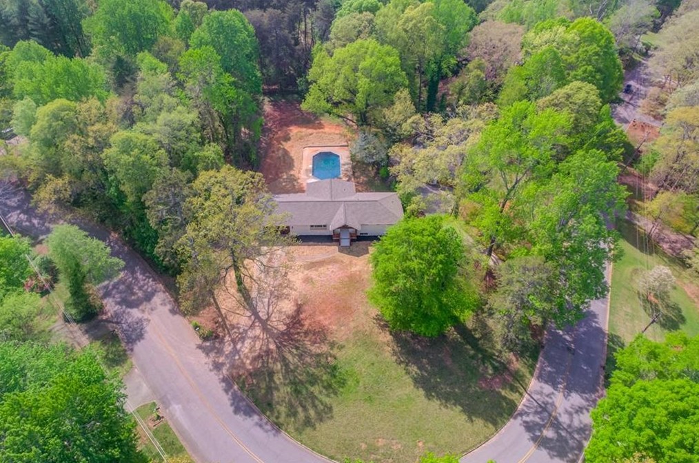 1093 Lakeshore Dr, Gainesville GA  30501-2716 exterior