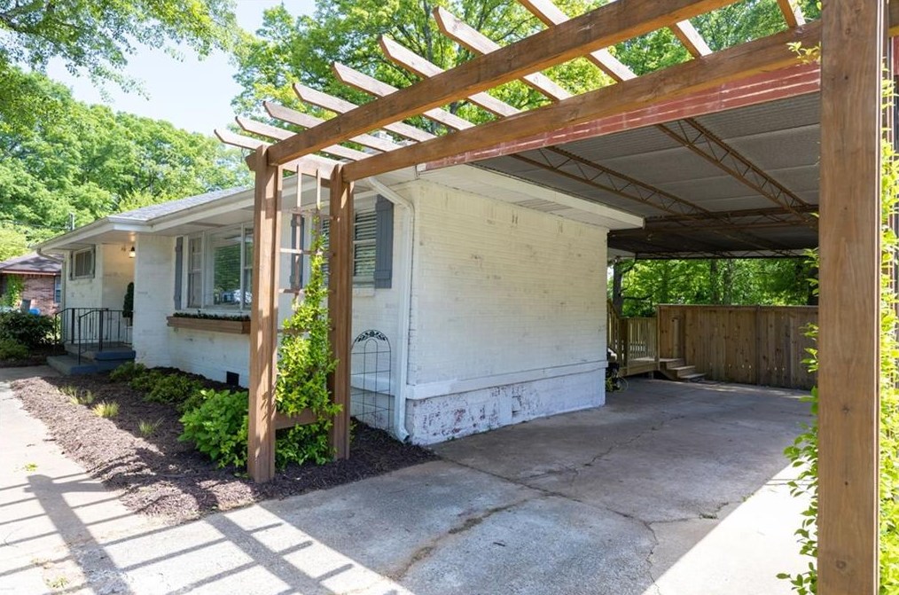 3235 Concord Cir, Smyrna GA  30080-4306 exterior