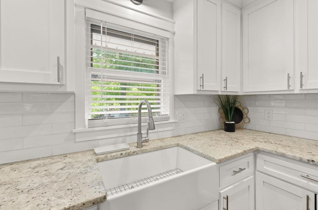3235 Concord Cir, Smyrna GA  30080-4306 exterior