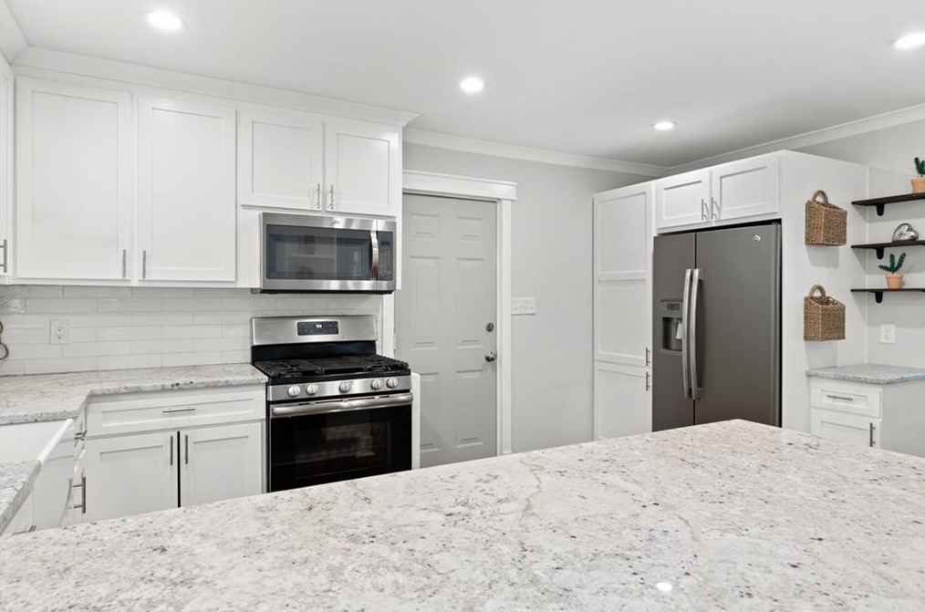 3235 Concord Cir, Smyrna GA  30080-4306 exterior