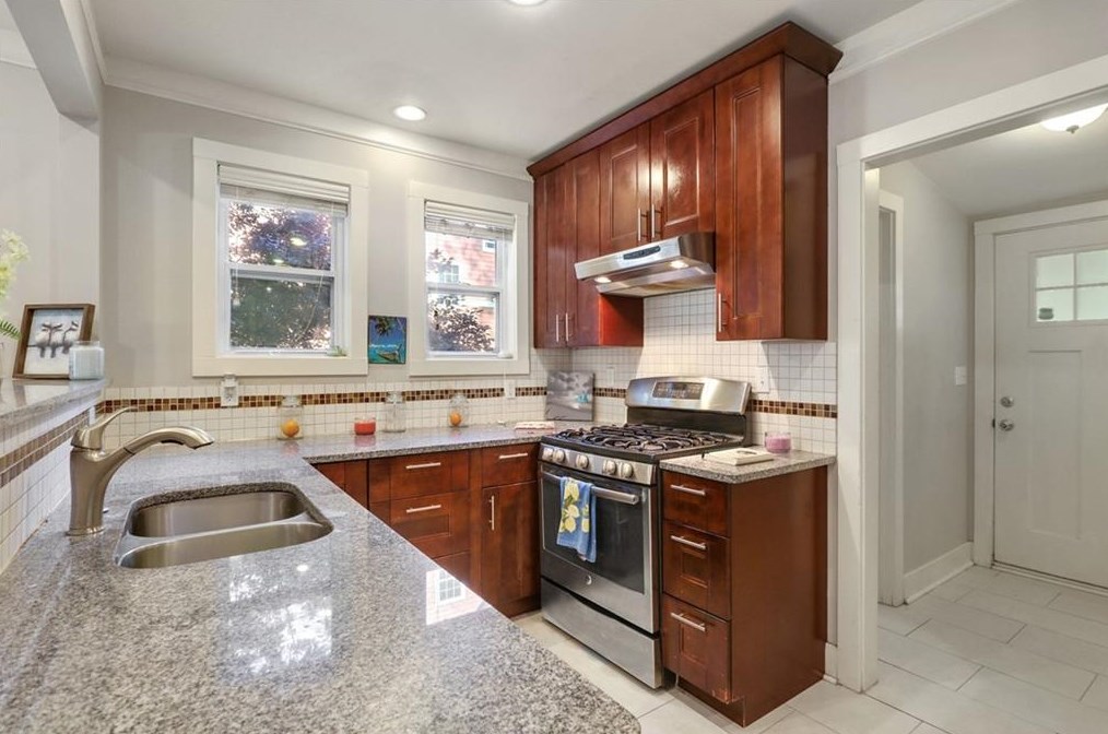 3410 Glenwood Rd, Decatur GA  30032-4408 exterior