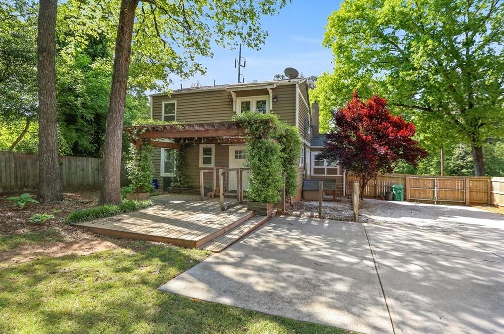 3410 Glenwood Rd, Decatur GA  30032-4408 exterior