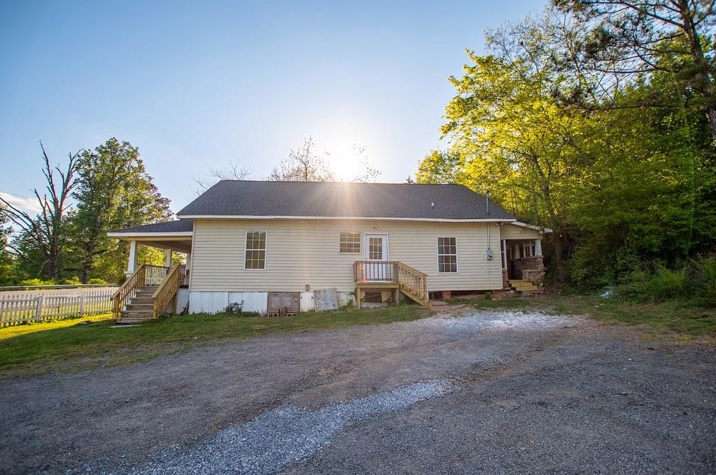 4952 Fairmount Hwy, Calhoun GA  30701-3713 exterior