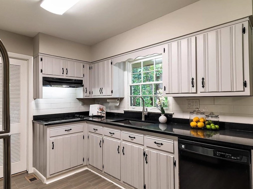 2865 Concord Dr, Decatur GA  30033-5010 exterior