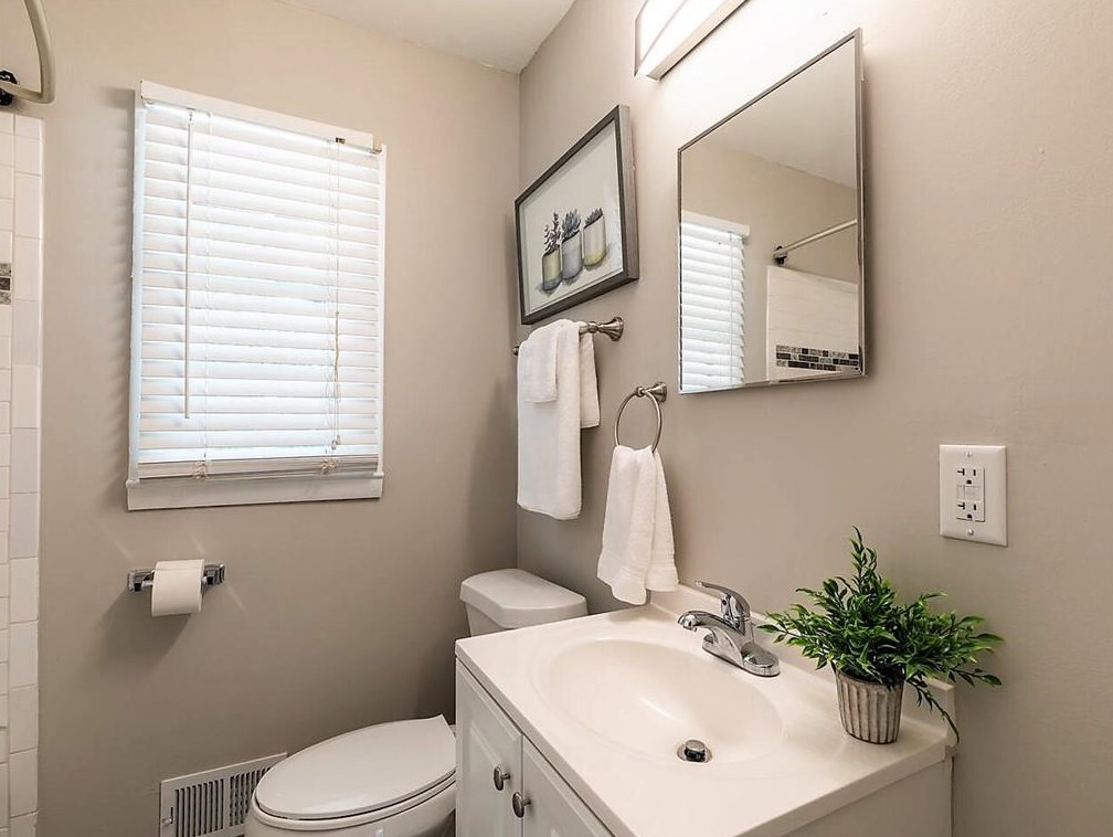 2865 Concord Dr, Decatur GA  30033-5010 exterior