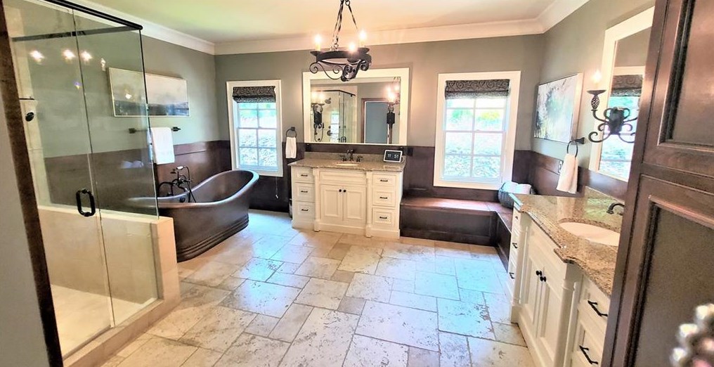 205 Worth Dr, Atlanta GA  30327-3443 exterior