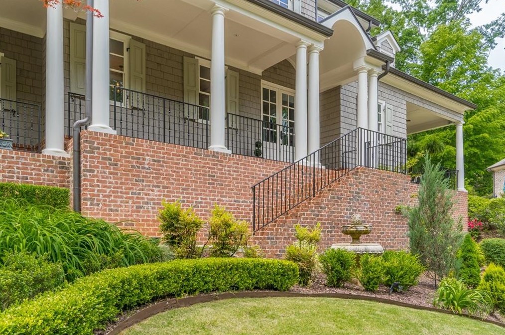 205 Worth Dr, Atlanta GA  30327-3443 exterior