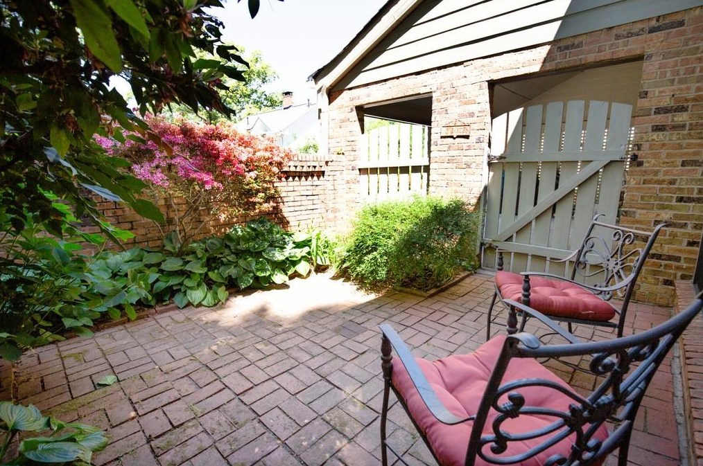 266 Adair St, Decatur GA  30030-2939 exterior