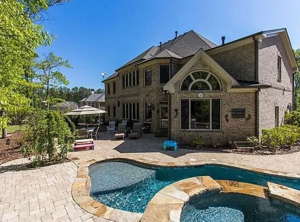 11037 Estates Cir, Alpharetta GA  30022-1470 exterior