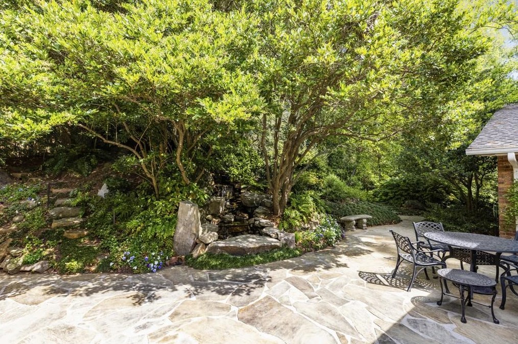 3249 Teton Dr, Atlanta GA 30339-4341 exterior