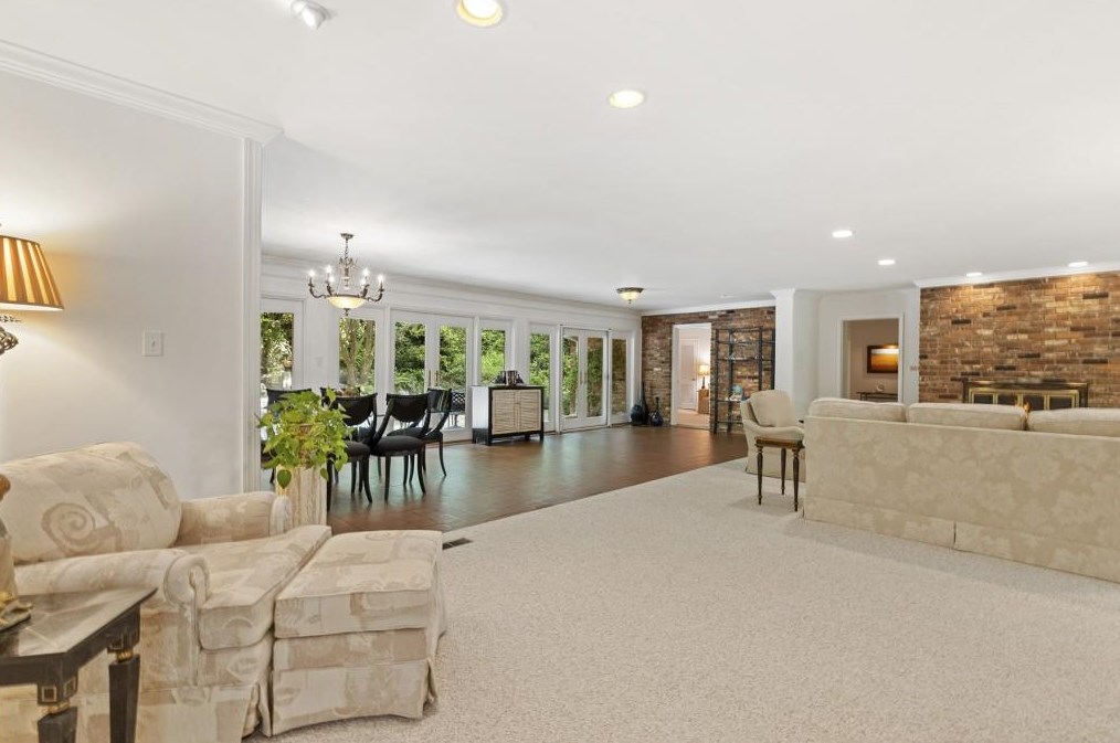 3249 Teton Dr, Atlanta GA 30339-4341 exterior