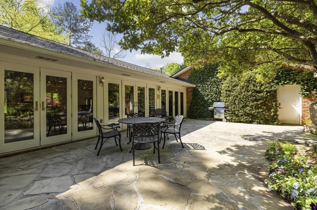 3249 Teton Dr, Atlanta GA 30339-4341 exterior