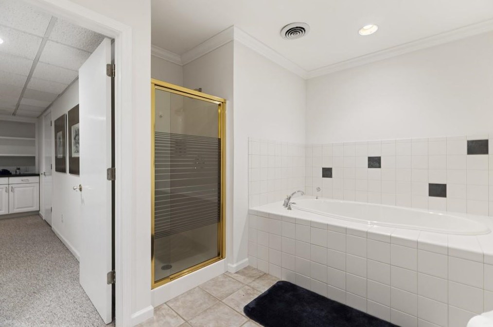 3249 Teton Dr, Atlanta GA 30339-4341 exterior