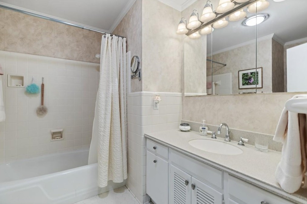 3249 Teton Dr, Atlanta GA 30339-4341 exterior