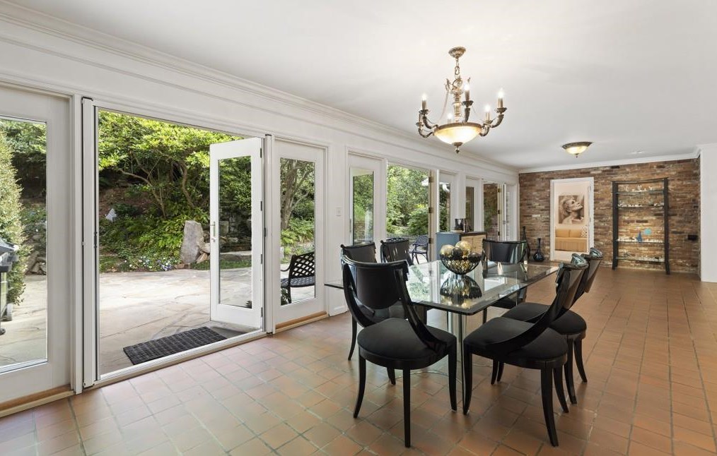 3249 Teton Dr, Atlanta GA 30339-4341 exterior