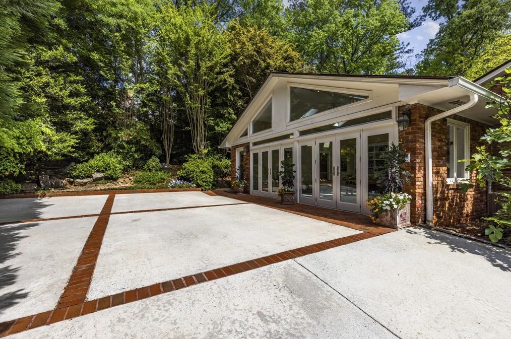 3249 Teton Dr, Atlanta GA 30339-4341 exterior