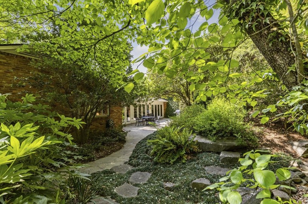 3249 Teton Dr, Atlanta GA 30339-4341 exterior