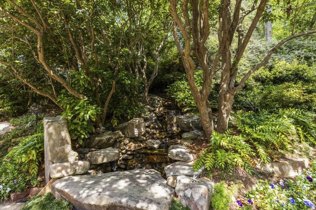 3249 Teton Dr, Atlanta GA 30339-4341 exterior