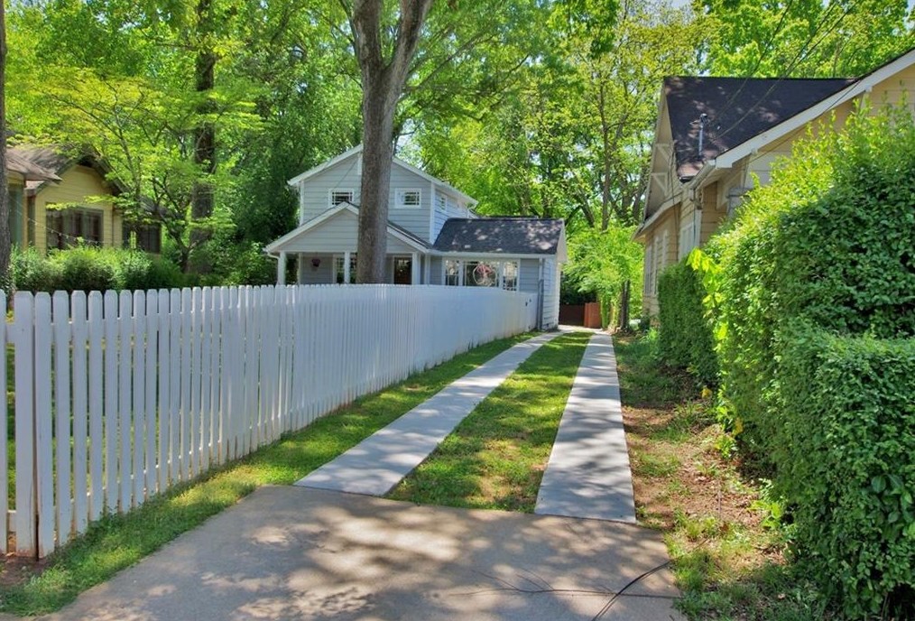 631 Lake Dr, Decatur GA  30030-3535 exterior