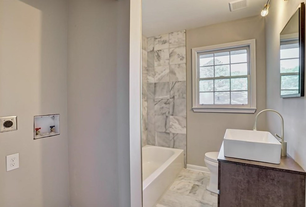 2281 Shamrock Dr, Decatur GA  30032-7142 exterior