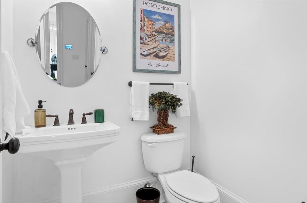 305 Valley Brook Way, Atlanta GA  30342-3378 exterior