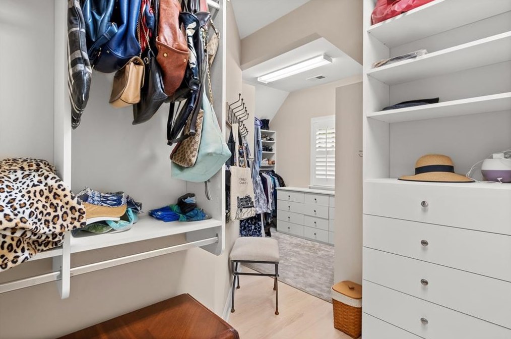 305 Valley Brook Way, Atlanta GA  30342-3378 exterior