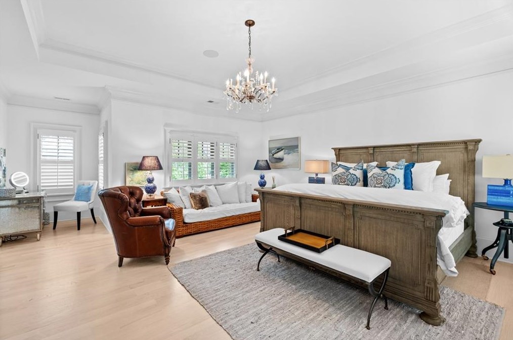 305 Valley Brook Way, Atlanta GA  30342-3378 exterior